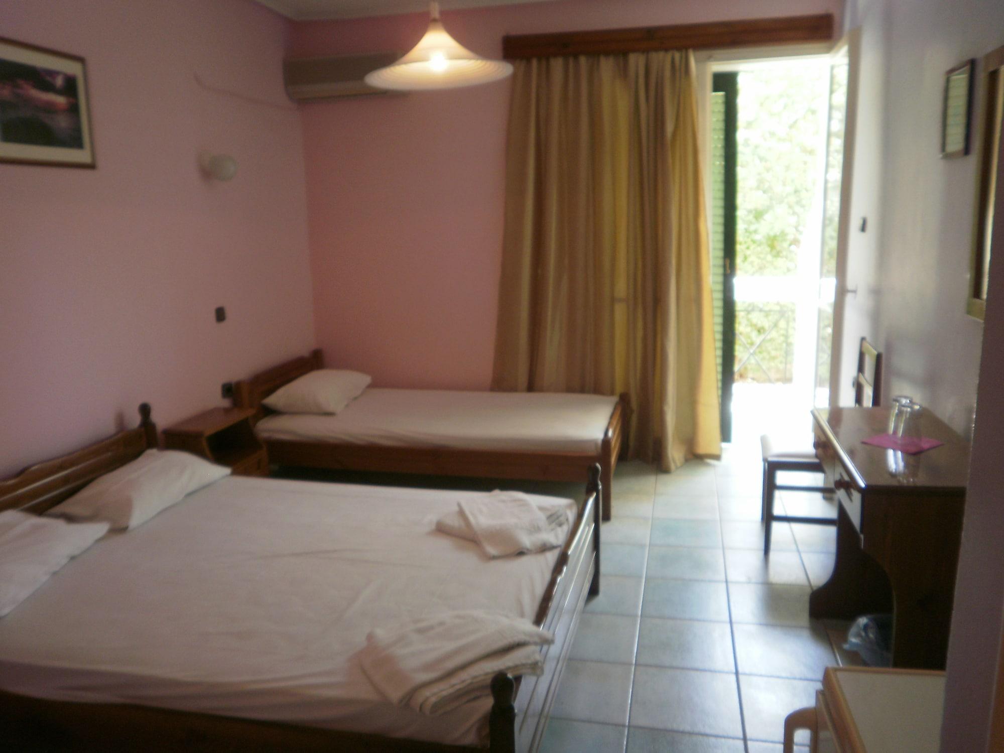 Francisco Beach Hotel Agios Andreas  Extérieur photo
