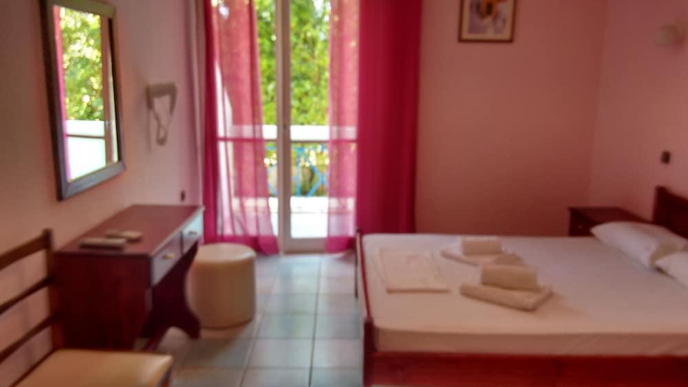 Francisco Beach Hotel Agios Andreas  Extérieur photo