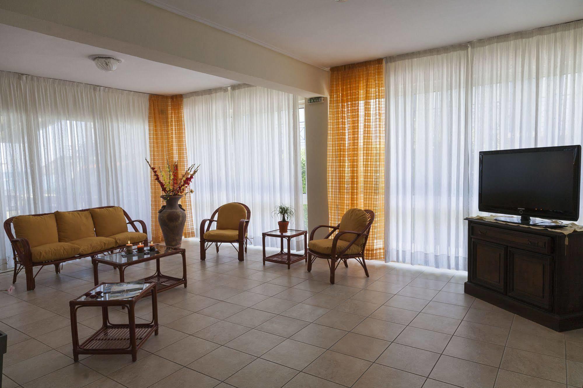 Francisco Beach Hotel Agios Andreas  Extérieur photo