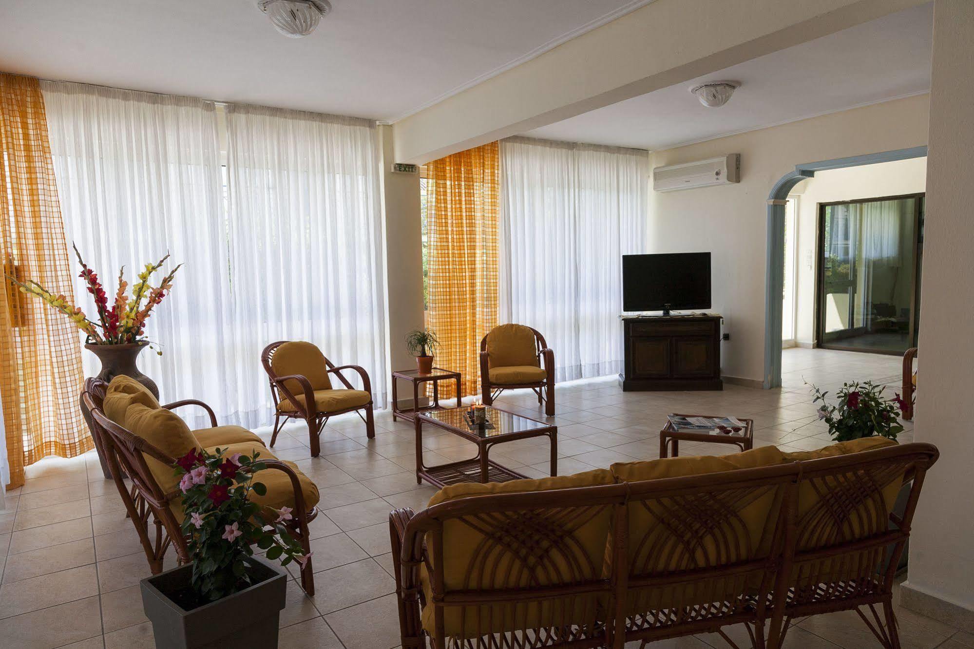 Francisco Beach Hotel Agios Andreas  Extérieur photo