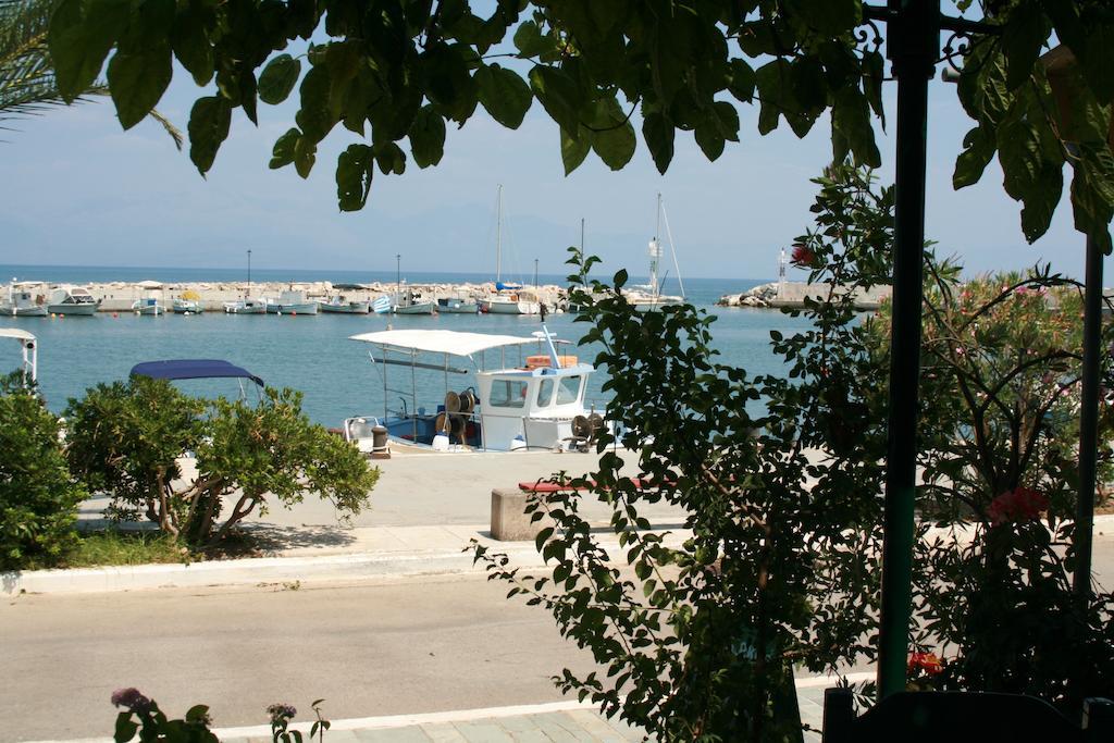 Francisco Beach Hotel Agios Andreas  Extérieur photo