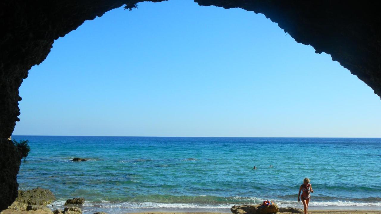 Francisco Beach Hotel Agios Andreas  Extérieur photo